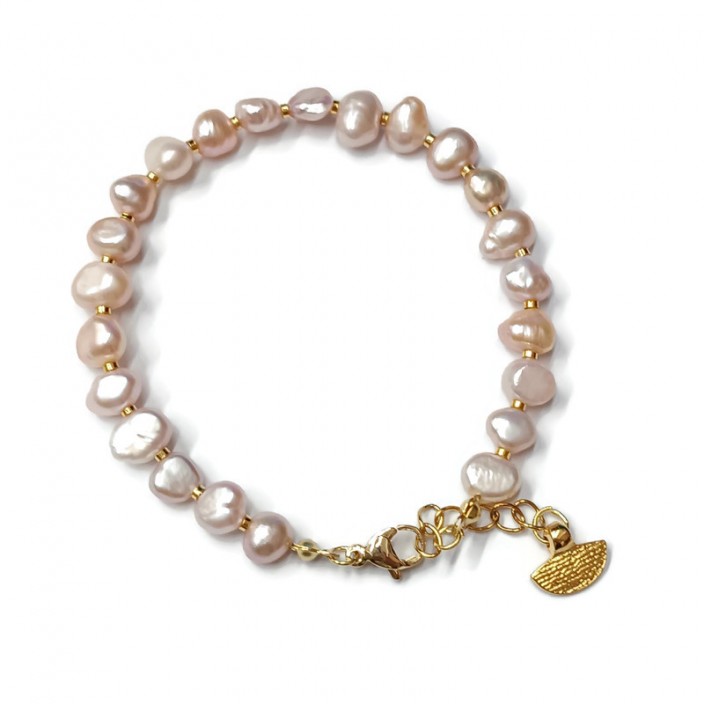 Βραχιόλι με σομόν μαργαριτάρια και επίχρυσο charm
