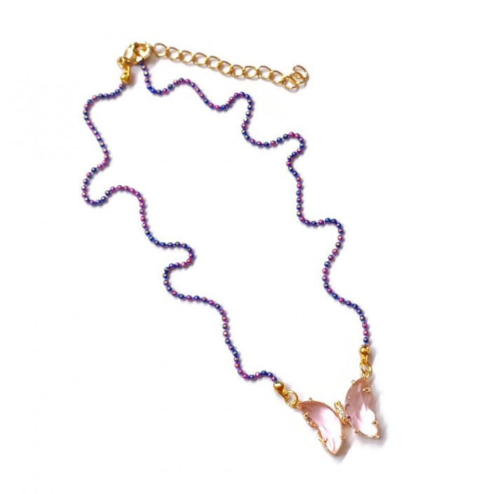 Κολιέ με μωβ-φούξια αλυσίδα και επίχρυση πεταλούδα με ροζ κρύσταλλα και ζιργκόν