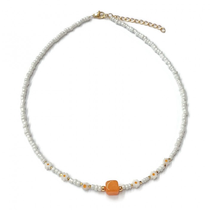 Κολιέ με λευκές μίνι χάντρες, πορτοκαλί κύβο νεφρίτη και λουλουδάκια millefiori