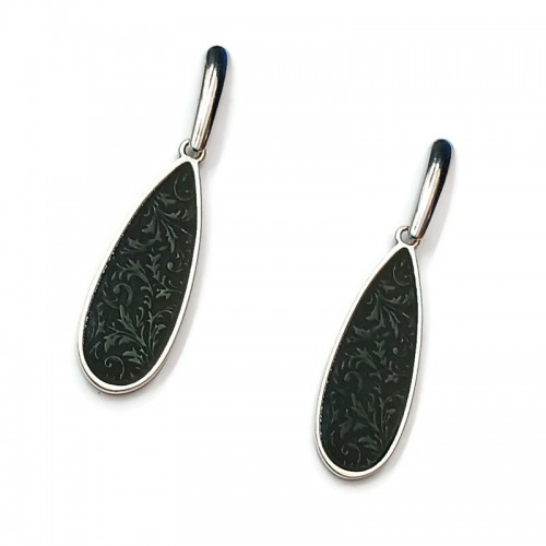 Σκουλαρίκια με επαργυρα μάτια με μαύρο σμάλτο και ατσάλινα καρφάκια